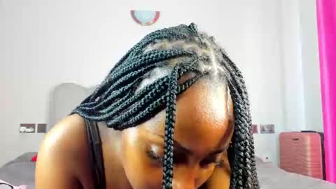 yazmin_rochae online show from August 13, 10:18 am