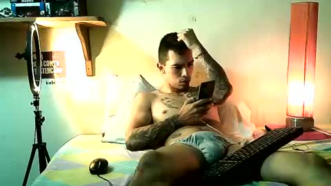 yeisoncastellanos1999 online show from August 5, 5:44 pm