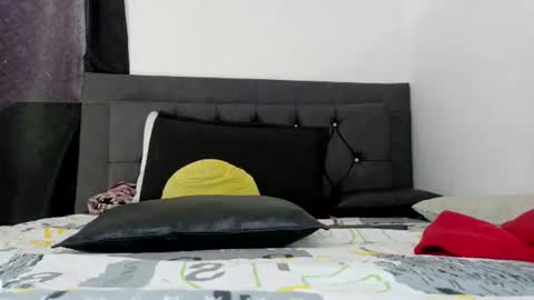 yeisongomezz online show from August 11, 7:38 pm