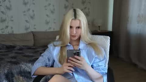 Yenna online show from July 31, 2:12 pm