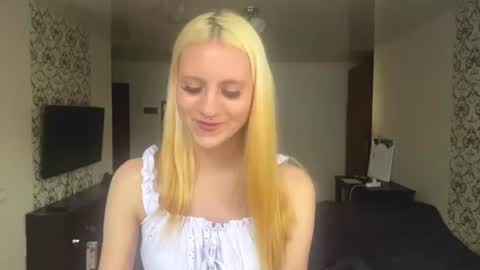 Lana online show from August 8, 10:37 am