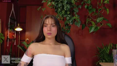 yeriawaddell  online show from May 10, 9:50 pm