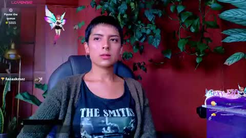 yeriawaddell  online show from June 13, 9:23 pm