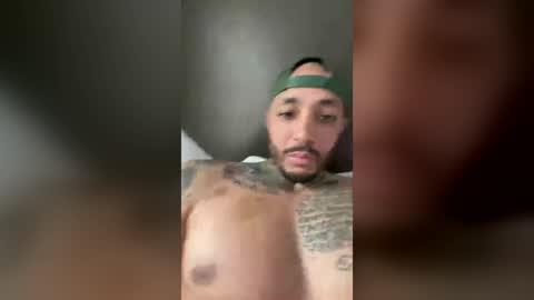 yesdaddy522882660 online show from September 8, 10:28 pm