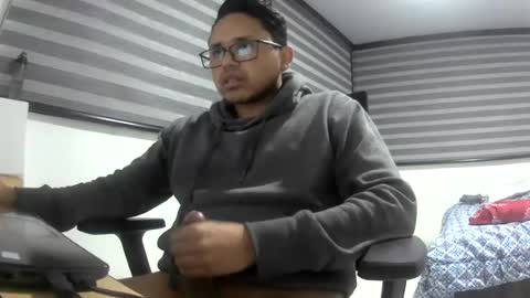 yesidxxx123_ online show from July 3, 2:24 am