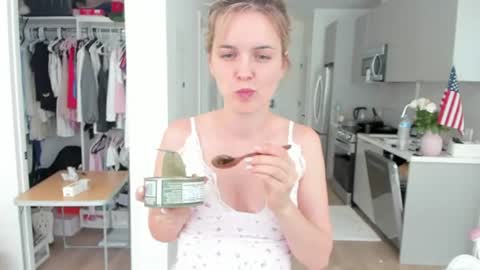 Aria  online show from August 7, 11:38 pm