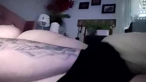 yeti1900geil online show from March 4, 7:28 am