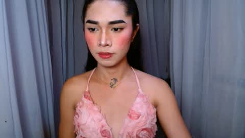 Little Yhanie online show from August 12, 9:50 pm