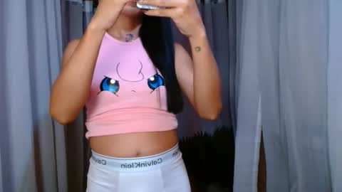 Little Yhanie online show from August 13, 12:30 pm