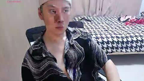 yichen009 online show from August 16, 2:32 pm