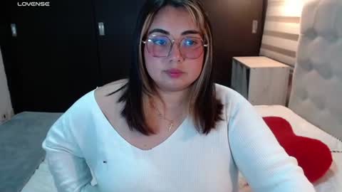 hii i am yini online show from July 13, 3:46 am