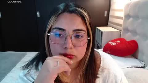 hii i am yini online show from July 13, 8:10 am
