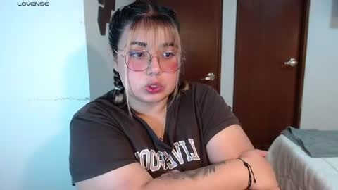 hii i am yini online show from July 15, 3:07 am