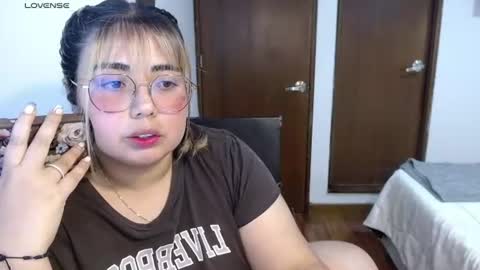 hii i am yini online show from July 15, 5:19 am