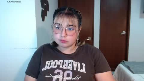 hii i am yini online show from July 15, 8:37 am