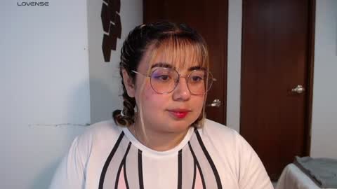 hii i am yini online show from July 16, 1:28 am