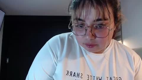 hii i am yini online show from July 28, 3:45 am
