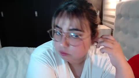 hii i am yini online show from July 28, 4:51 am
