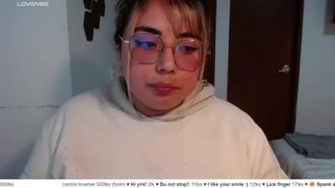hii i am yini online show from August 4, 2:08 am