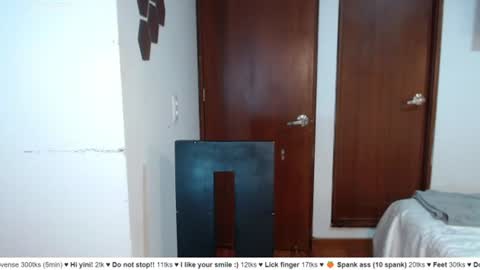 hii i am yini online show from August 4, 3:14 am