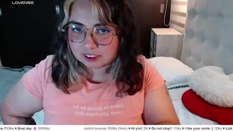 hii i am yini online show from August 15, 6:28 am