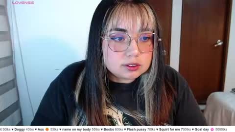 hii i am yini online show from August 16, 5:00 am