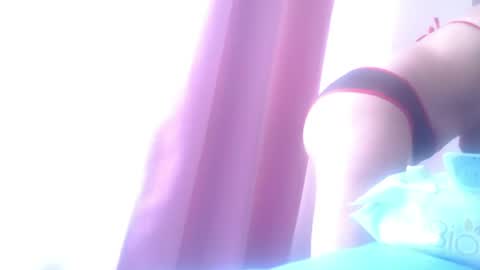 Yiny online show from August 12, 3:25 pm