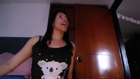 Yiny online show from August 13, 2:42 pm
