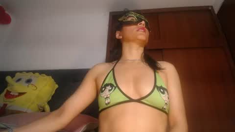 Yiny online show from August 15, 10:08 am