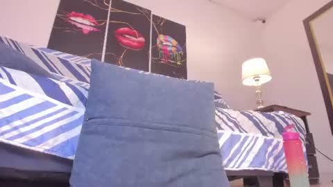 Yiovanna online show from July 30, 1:51 pm
