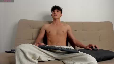 yizus_bonz online show from July 6, 1:31 am