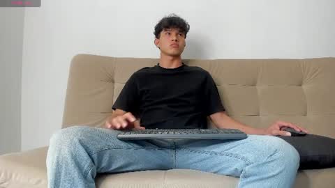 yizus_bonz online show from July 20, 10:35 pm