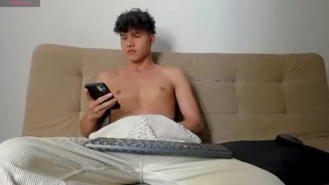 yizus_bonz online show from August 3, 12:39 am