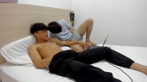 yizus_bonz online show from August 14, 3:43 am