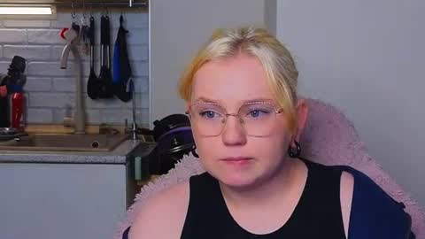 ykwhynot1x online show from July 2, 7:31 am