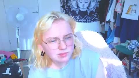 ykwhynot1x online show from July 12, 5:03 am