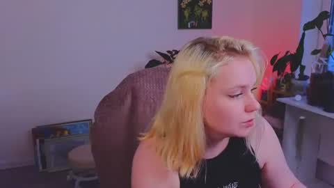ykwhynot1x online show from August 8, 6:19 pm