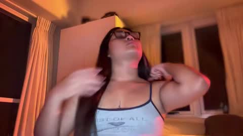 yllana love online show from March 16, 3:05 pm