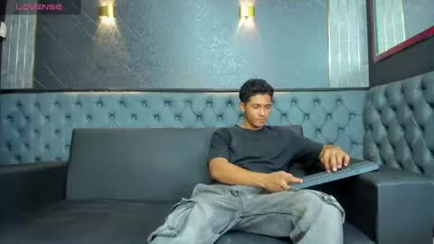 Yoel online show from August 13, 11:46 am