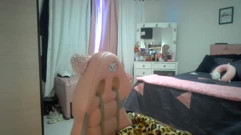 yokiko online show from August 4, 3:09 pm