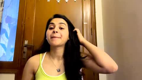 yolondakaltz online show from August 7, 3:50 am