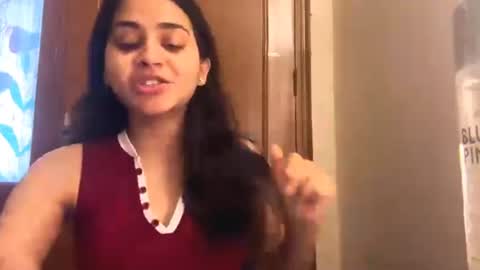 yolondakaltz online show from August 10, 5:09 am