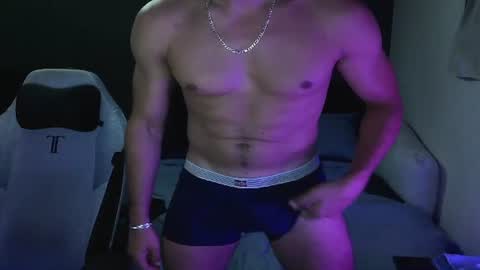 yoloyo93 online show from August 3, 5:53 pm