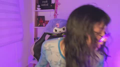 yommi winx online show from August 3, 11:56 pm