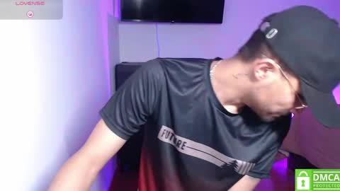yoshy_man online show from May 7, 3:07 am