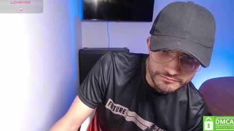 yoshy_man online show from May 7, 4:13 am