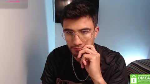 yoshy_man online show from June 21, 6:14 am