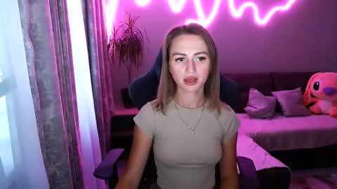 Bella online show from July 22, 4:09 pm