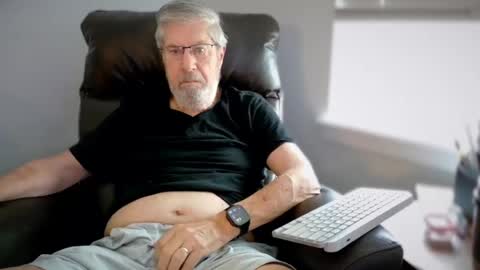 Colorado Guy Straight online show from July 9, 1:38 pm