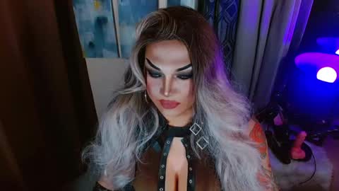 QUEEN MADISON  online show from April 25, 9:37 am